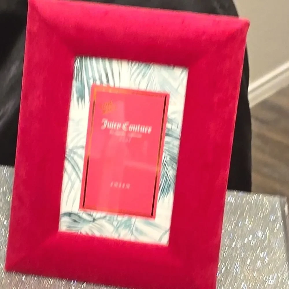 Juicy Couture Home Love‎ Juicy Velour 4 x 6 Picture Frame- Dark Pink